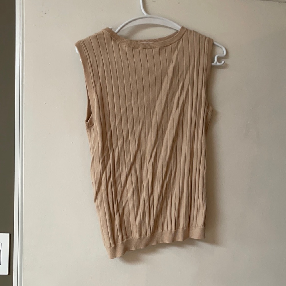 Tan vest Uniqlo